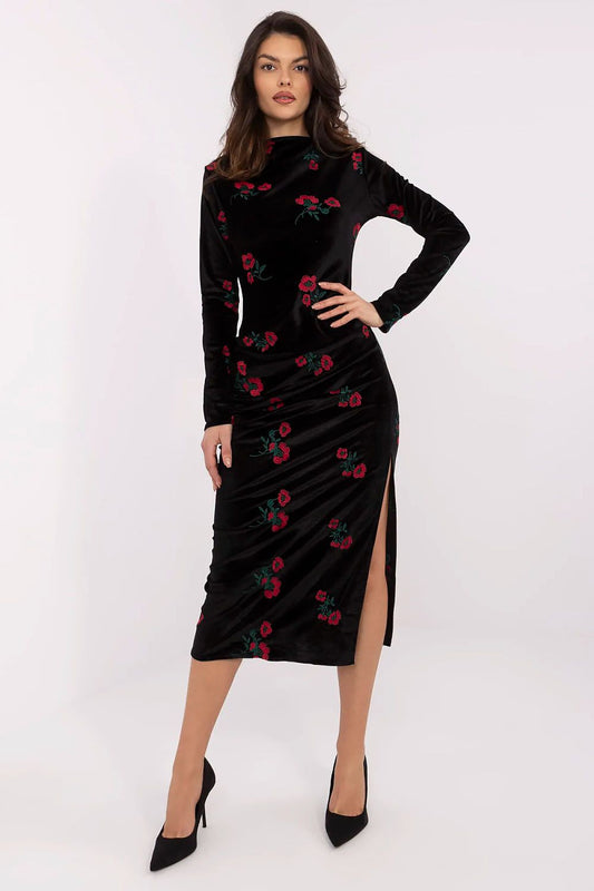 Elegant Lakerta evening pencil dress featuring floral embroidery, long sleeves, and a sophisticated midi length, perfect for formal occasions.