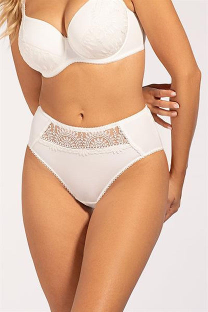 Elegant high-waisted ecru Neva figs with lace inserts from Unikat, showcasing the refined charm and comfort of women's luxury underwear in sizes S to XL.