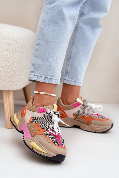 Versatile and comfortable luxury women's sneakers by Step in style, perfect for everyday wear, displaying a modern design with a 3.5 cm platform.