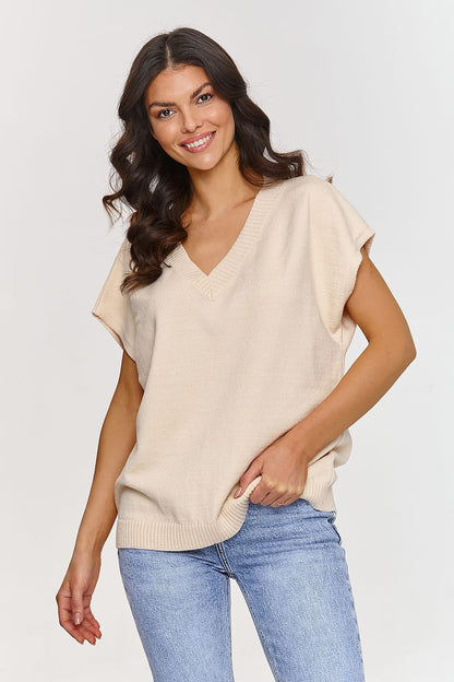 Luxurious soft PBT blend fabric oversized vest for women by Makadamia, showcasing a comfortable and fashionable style perfect for casual or smart occasions.