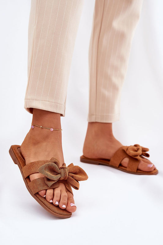Luxury Women's Flip-Flops with Bow Detail and Cut-Outs by Step in Style, perfect for summer elegance.