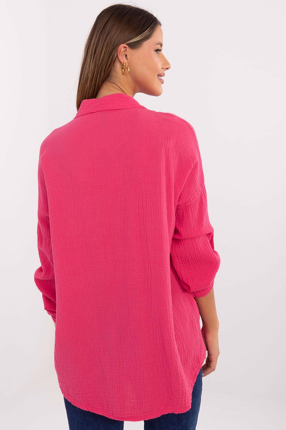 Chic Italy Moda Women's Muslin Shirt in EU Size 0, highlighting the luxurious texture and versatile styling options.