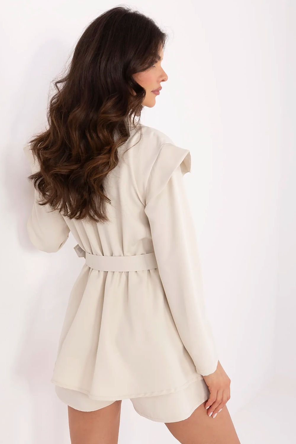 Luxurious floral mini jumpsuit from Italy Moda with a stylish belt and button closure, ideal for various occasions.