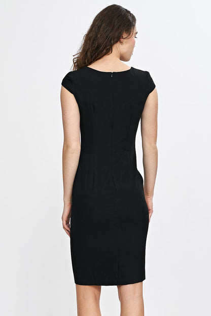 Back zipper fastening of Nife fitted midi dress allowing comfort and a perfect fit.
