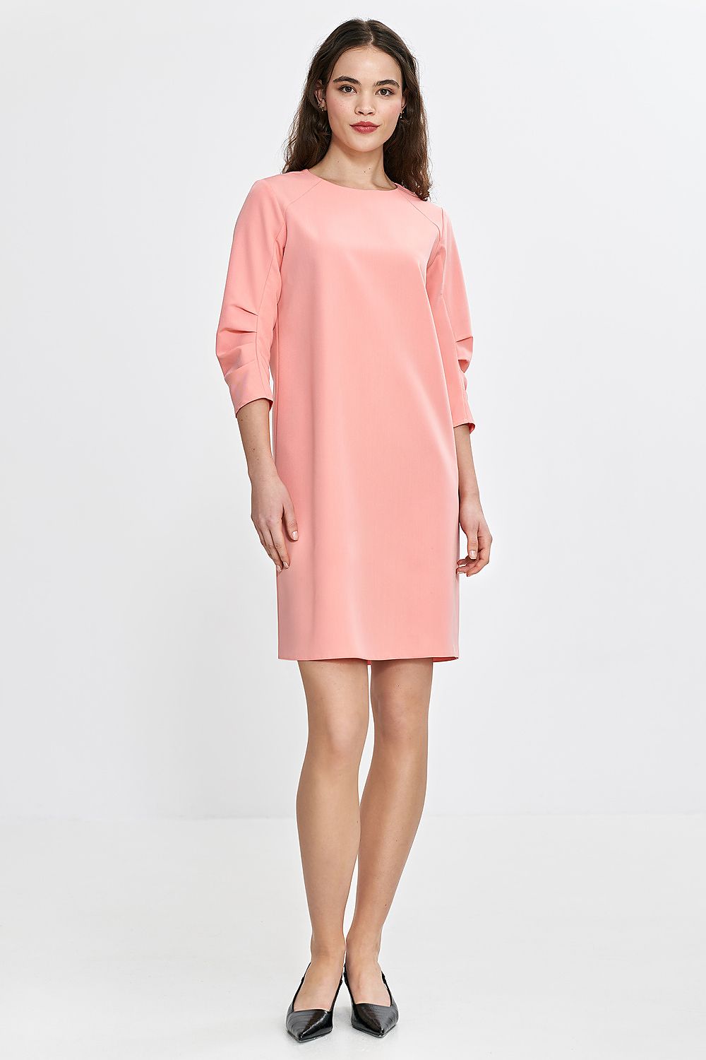 Nife elegant loose A-line daydress featuring a classic round neckline and 3/4 sleeves with unique folds, perfect for both casual and formal occasions.