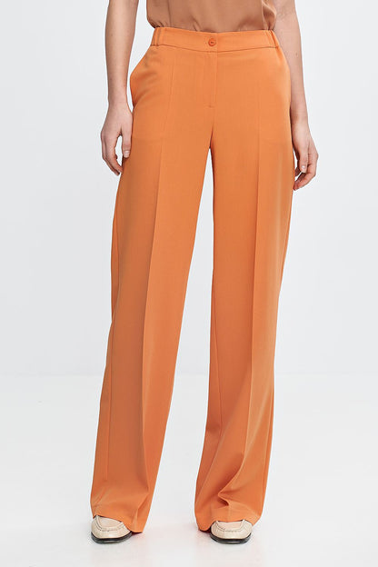 Elegant wide leg trousers for women by Nife, featuring a regular fit with a medium waist. Stylish and comfortable design with pressed creases, classic pockets, and elastic waistband, perfect for a sophisticated look.