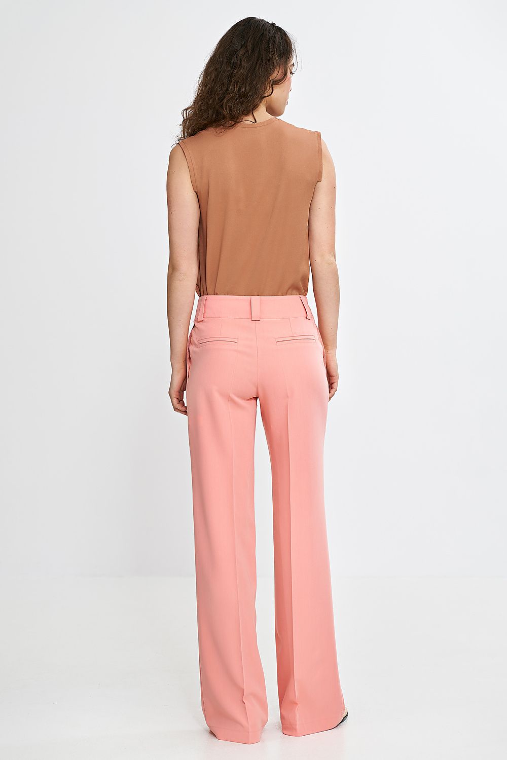 Elegant Nife Women's Wide Leg Trousers in Medium Waist Design, showcasing a luxurious style perfect for both casual and formal occasions, available in sizes EU 36-42.