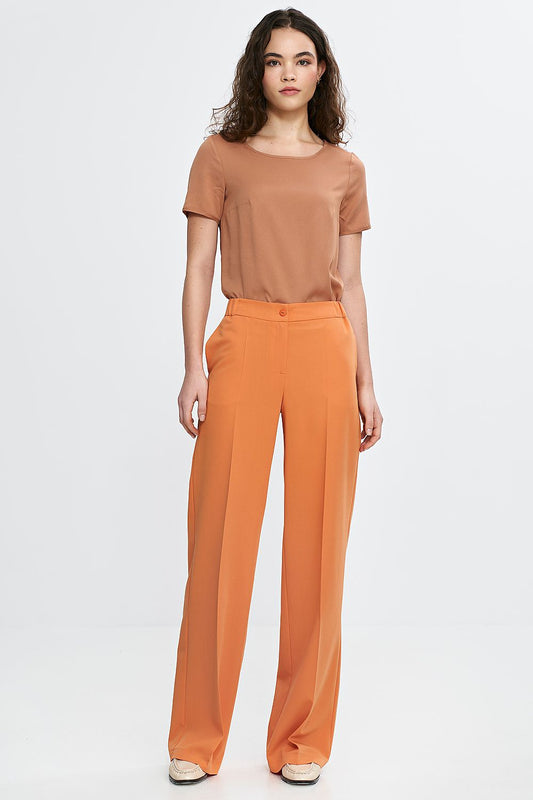 Elegant viscose blouse by Nife featuring a chic boat neckline, available in EU sizes 36-42, perfect for sophisticated styling.