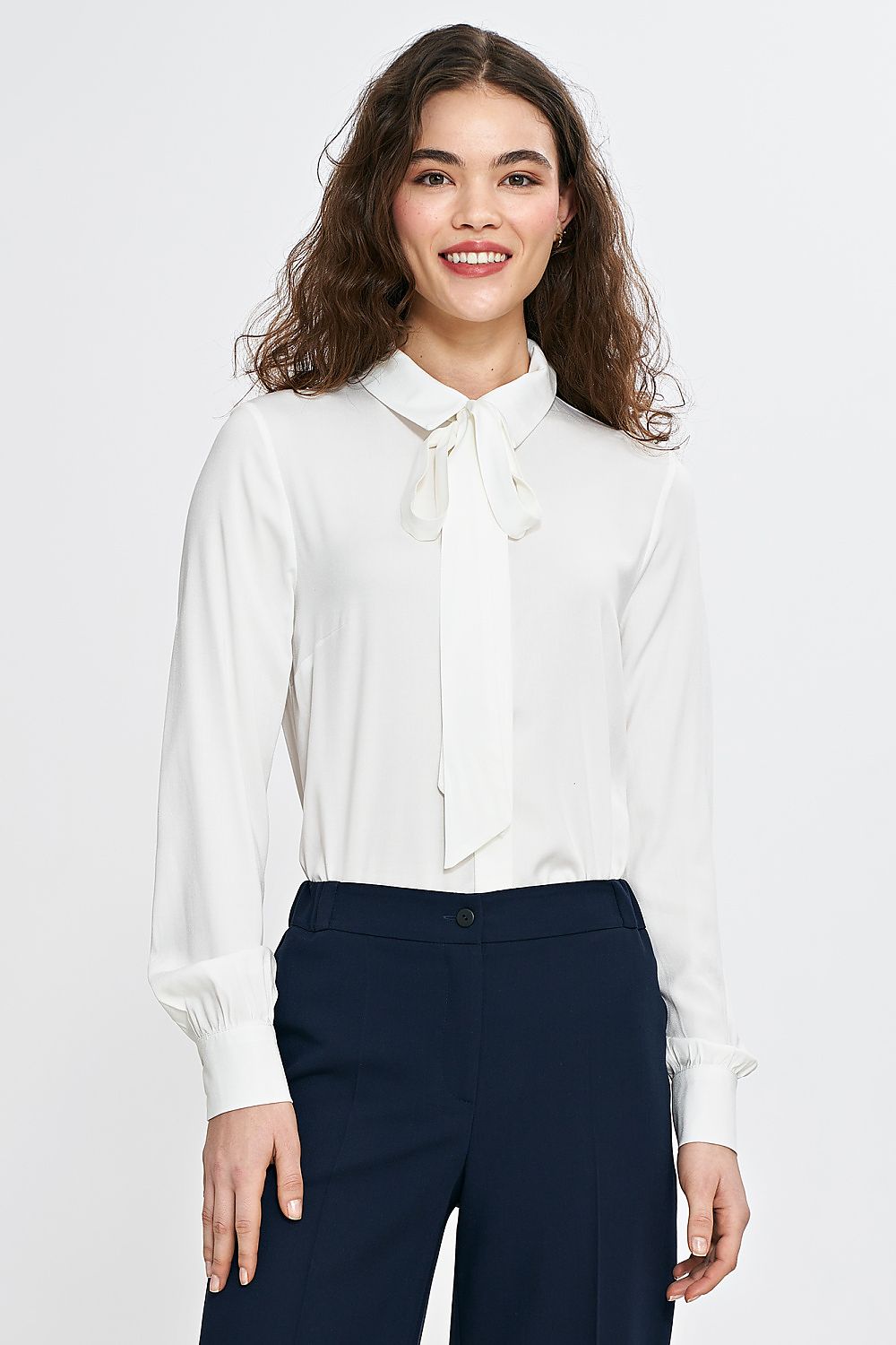 Elegant women's viscose shirt by Nife featuring a sophisticated scarf collar and long sleeves, perfect for office and formal occasions.
