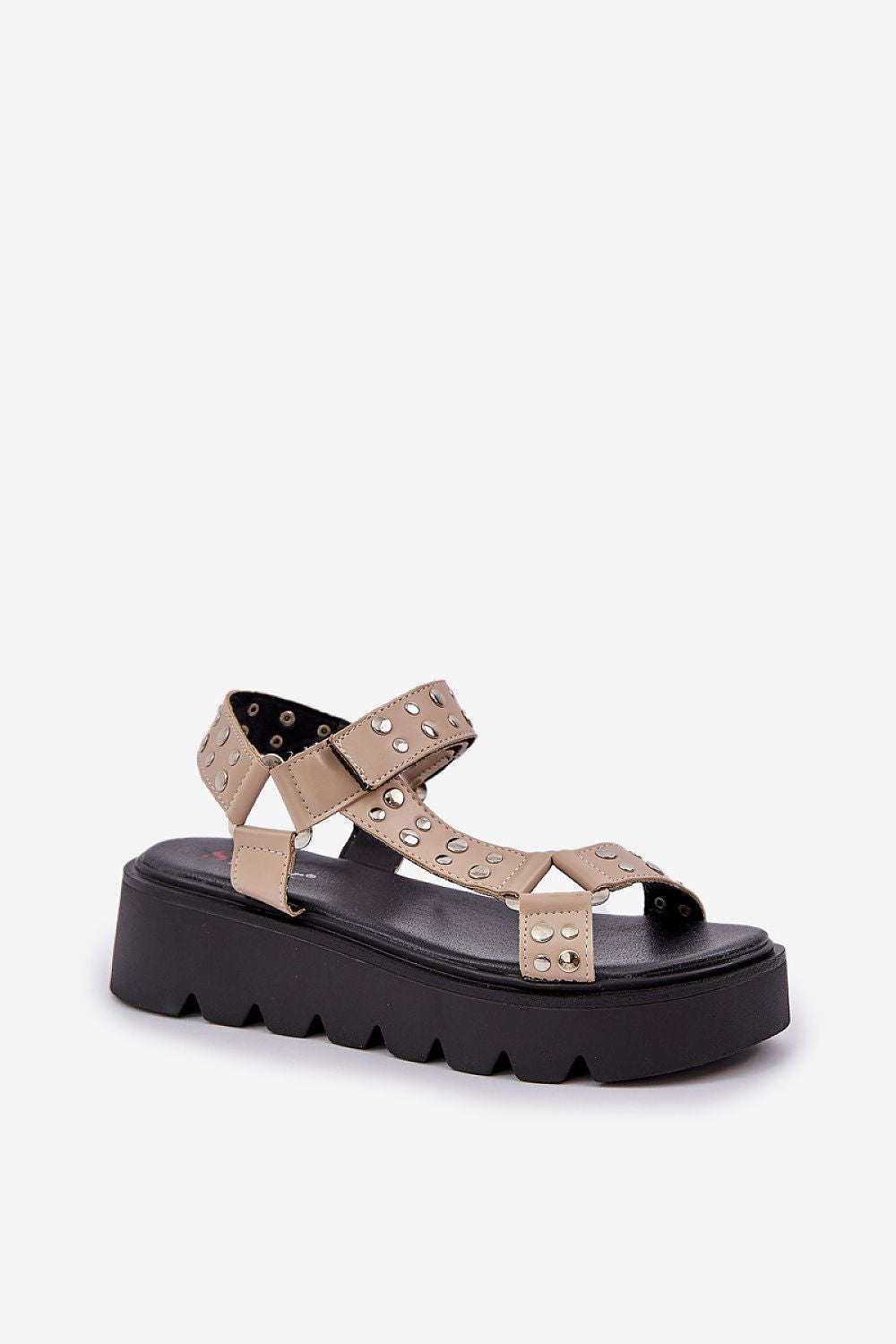 Step in style women's platform sandals in a trendy design, perfect for summer outings with elegant embellishments.