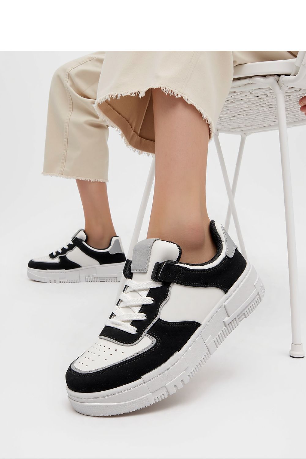 Elegant Oasis Black Women's Eco-Leather Sneakers by Inello with a comfortable sole, perfect for stylish casual wear.