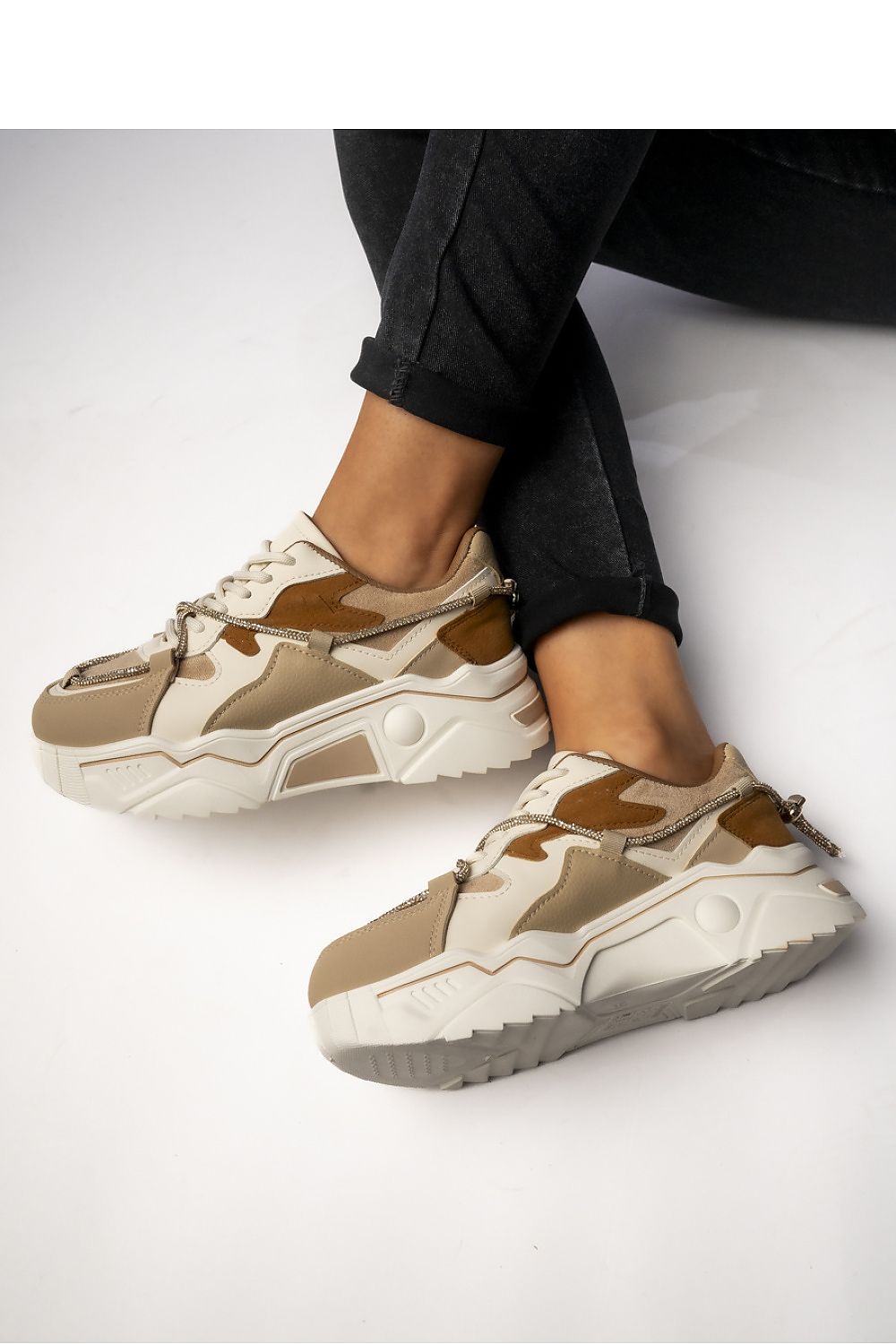 Elegant Inello khaki sneakers showcasing a sporty design with ergonomic fit, ideal for adding a chic touch to any outfit.