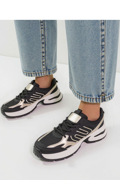 Ynova Black Women's Sneakers by Inello displayed on a stylish background, highlighting the cushioned sole for urban comfort.