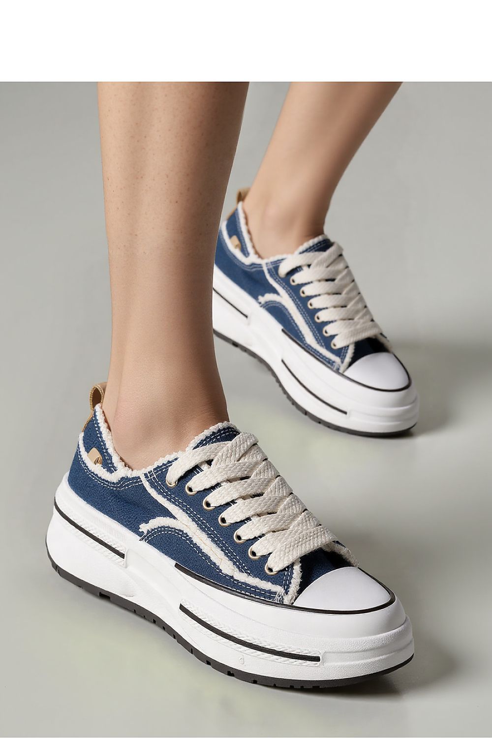 Inello ROGUE Vintage Denim Sneakers showcasing a stylish denim upper and chunky sole, perfect for chic streetwear.