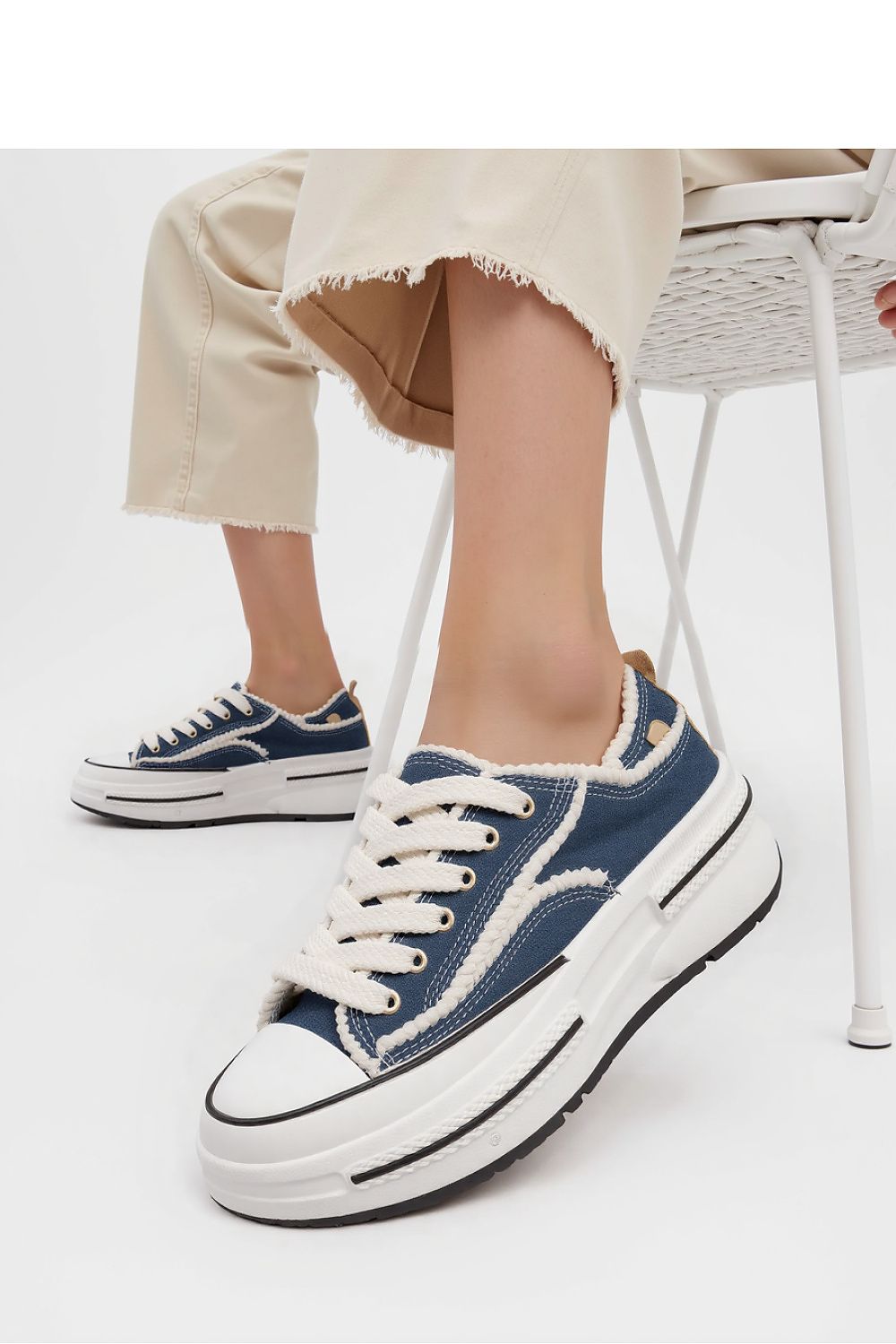 Inello ROGUE Denim Sneakers in a trendy vintage style, highlighting their comfortable design and contemporary street style.