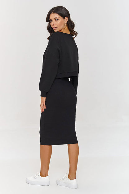 Elegant Women's Midi Tracksuit Set by Makadamia featuring a loose fit blouse and fitted dress, perfect for effortless sophistication.