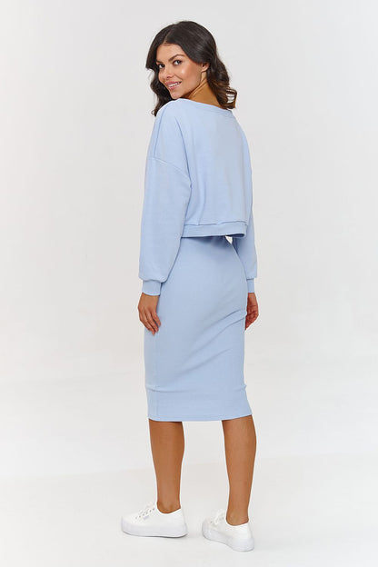 Comfortable and fashionable Makadamia Women's Midi Tracksuit Set, suitable for both casual outings and relaxed days at home.