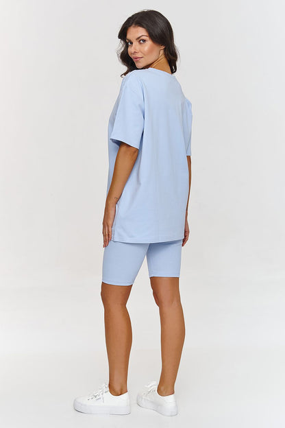 Chic and versatile cotton t-shirt set by Makadamia, ideal for casual wear, with an emphasis on luxury and comfort.