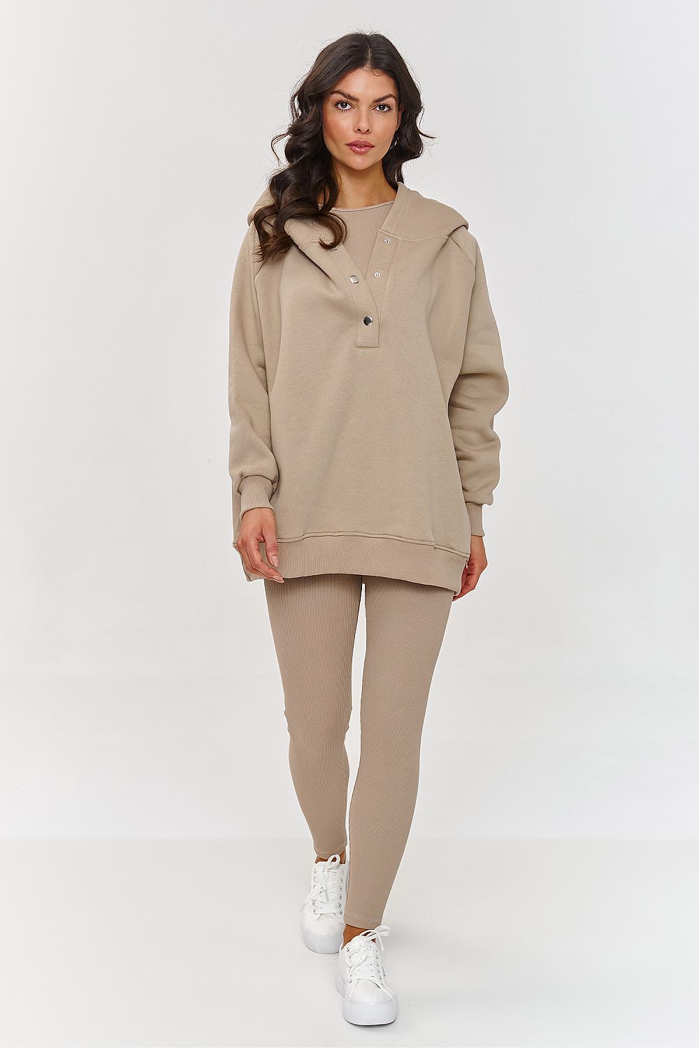 Luxurious Makadamia 3-in-1 cotton sweatshirt set featuring a stylish buttoned collar and relaxed fit, perfect for sophisticated casual wear.