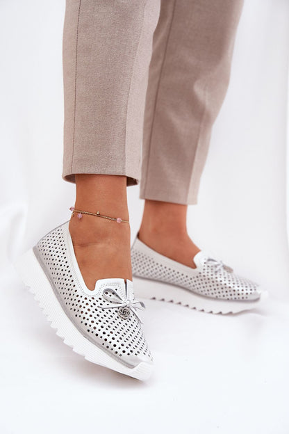 Step in Style elegant natural leather oxford shoes with a charming bow and lacy upper, ideal for adding sophistication to everyday outfits.