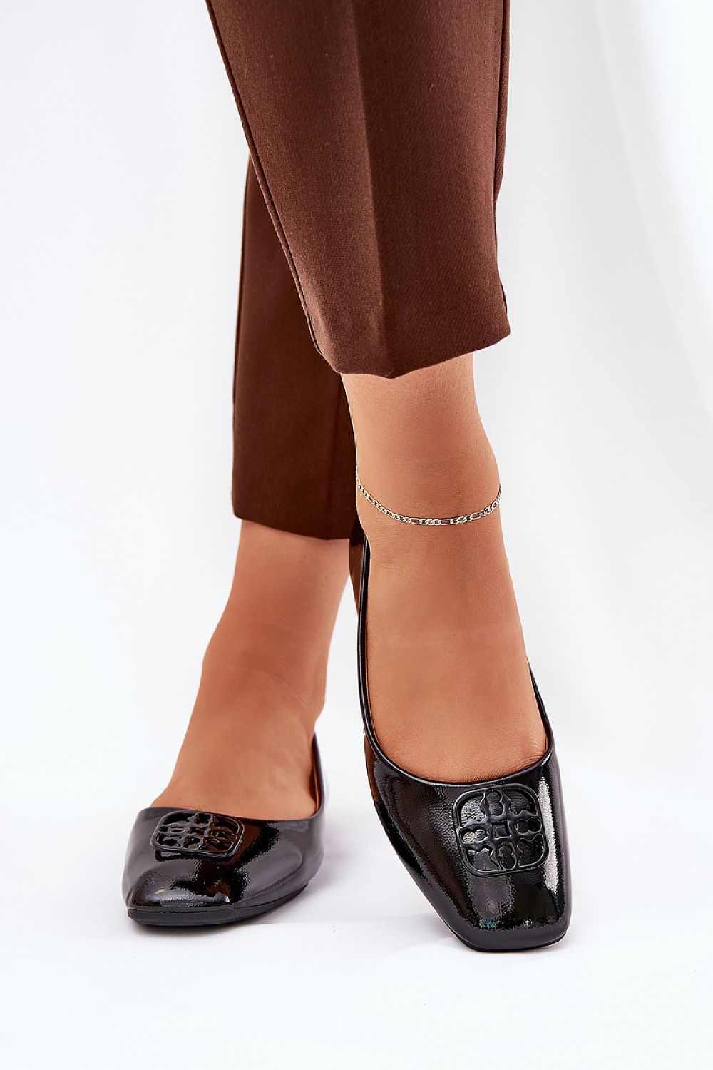 Close-up of Step in Style elegant ballet flats featuring soft natural leather insole, perfect for stylish and comfortable wear.