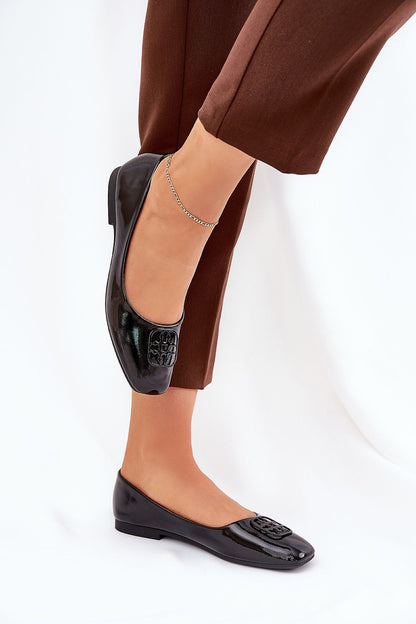 Stylish and comfortable women's ballet flats from Step in Style, luxurious rounded toe design available in sizes EU 36-41.