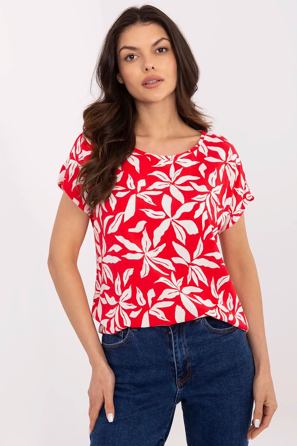 Sublevel eco-friendly blouse, designed for comfort and style, suitable for everyday wear paired with jeans or skirts.