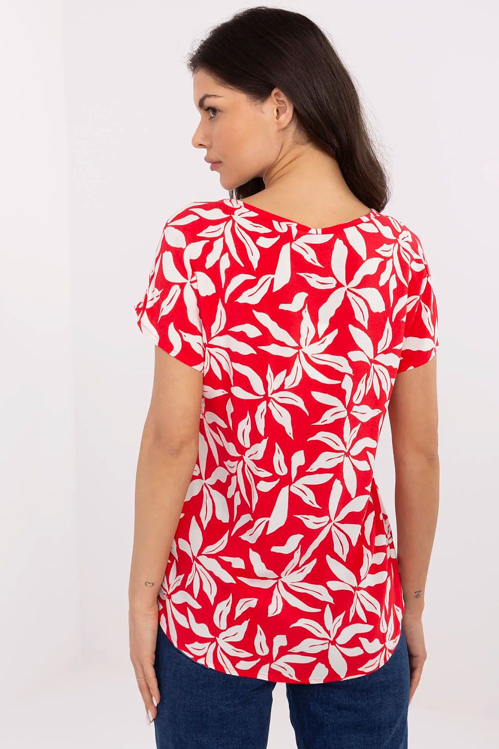 Soft and breathable women's blouse from Sublevel, made of 100% viscose, ideal for effortless chic outfits.