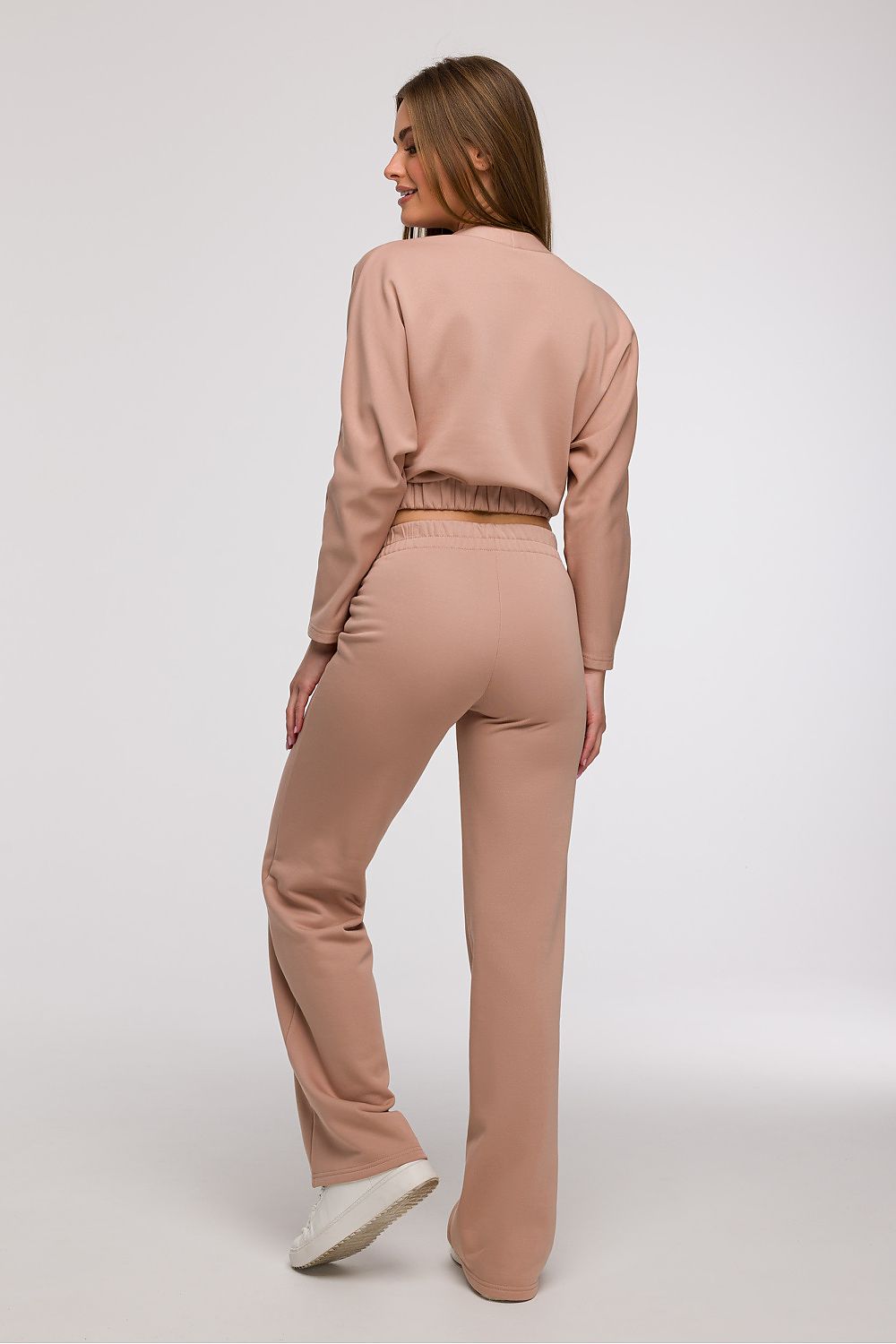 Stylish BeWear wide leg sweatpants suitable for various body types, embodying minimalist elegance.