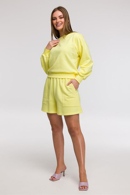 Dramatic open back detail of BeWear's stylish blouse, designed for a balance of elegance and casual comfort.