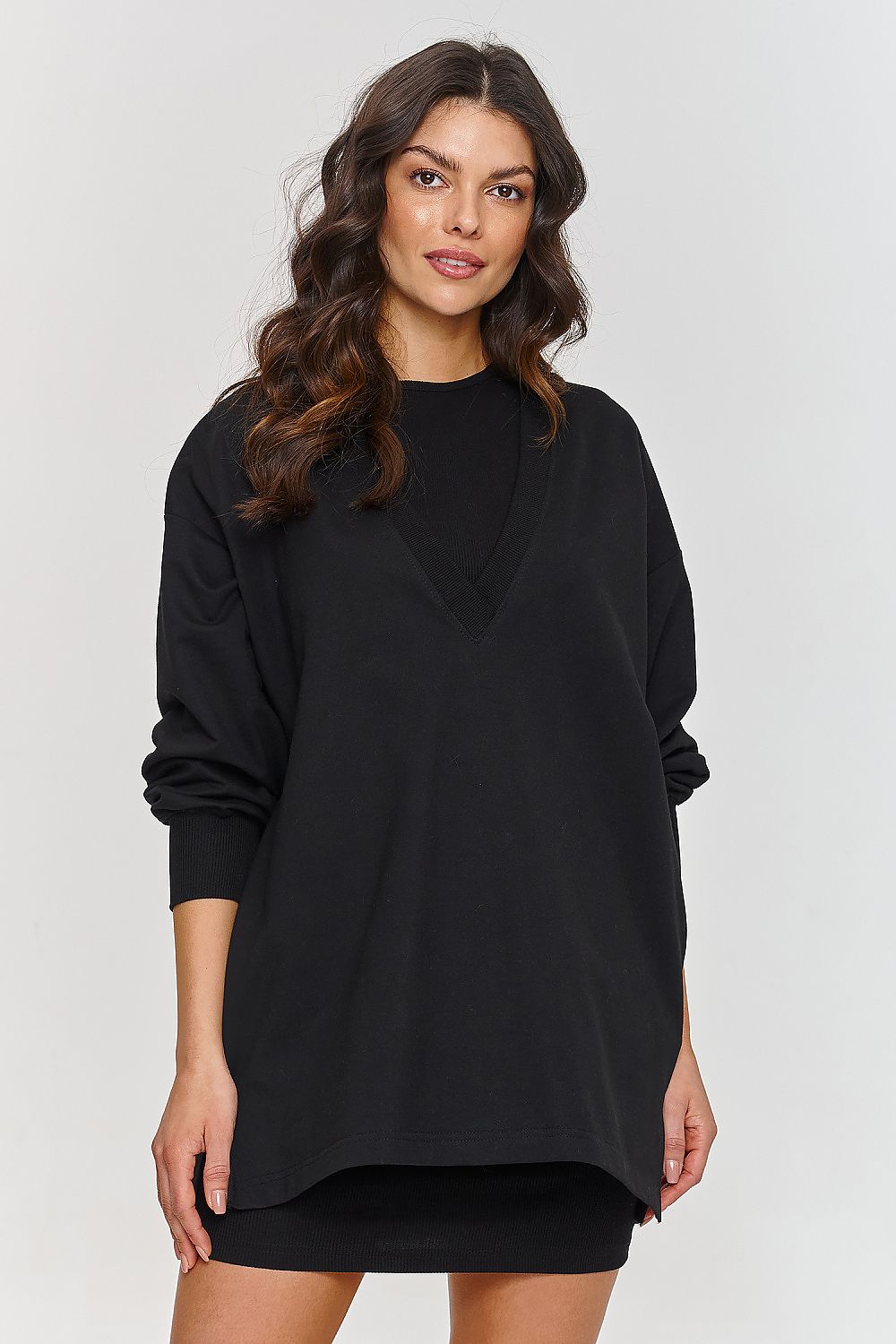 Oversized hoodie from Makadamia's Luxury Cotton Tracksuit Set, designed for full comfort and with a trendy ribbed texture.