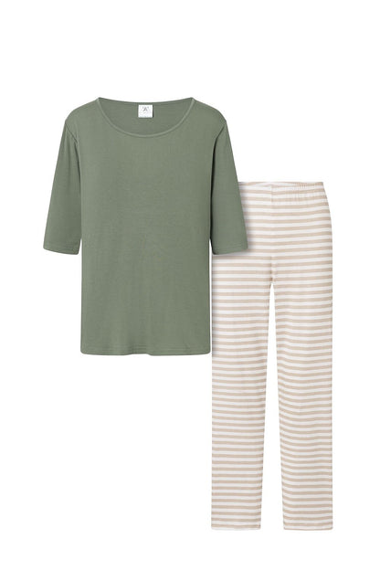 Luxurious women's pyjamas set by Momenti Per Me, showcasing a sophisticated design with a loose fit, ideal for homewear and sensitive skin with high-quality hypoallergenic materials.
