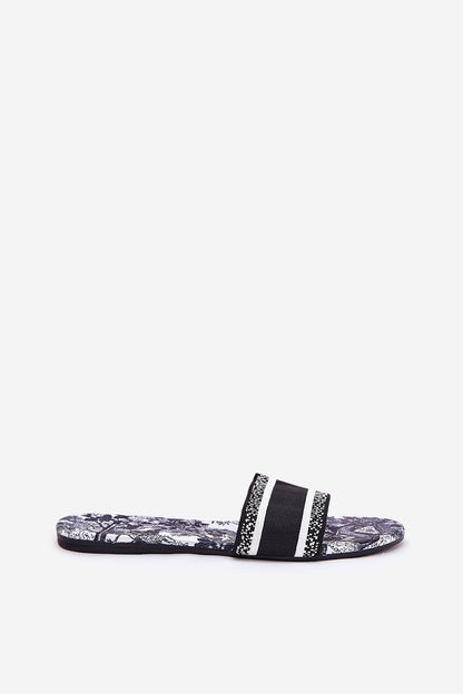 Step in Style luxury women’s flip-flops, designed with a unique summer motif, perfect for pairing with casual summer outfits.