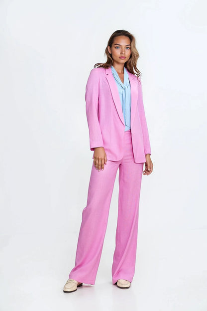 Stylish Nife Women's Blazer with Classic Lapels and Shoulder Pads, Breathable Linen Blend, Perfect for Warmer Days.