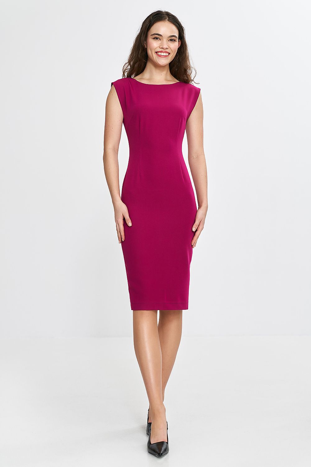 Elegant Sleeveless Daydress by Nife featuring a fitted silhouette, boat neckline and V-neck back, perfect for sophisticated occasions.
