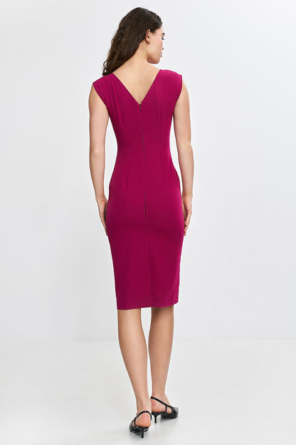 Close-up of Nife's elegant sleeveless daydress highlighting the luxurious fabric and tailored pencil bottom design, ideal for stylish outings.