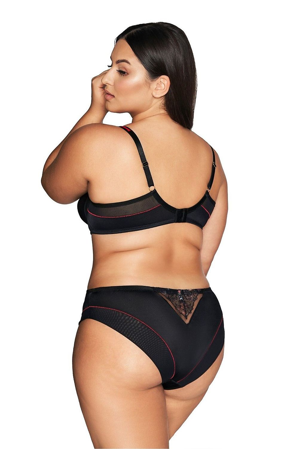 Ava bra in various sizes EU 75-95, highlighting the sophisticated design and perfect fit for larger busts.