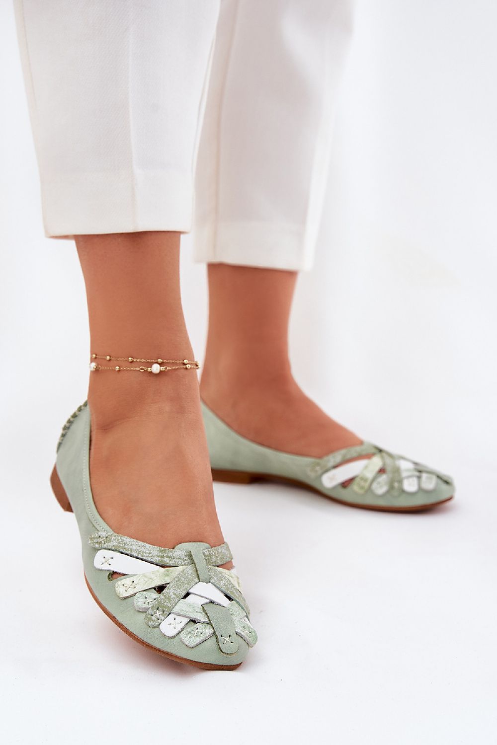 Handmade Maciejka ballet flats in natural leather, showcasing elegant detailing and comfort, by Step in Style.