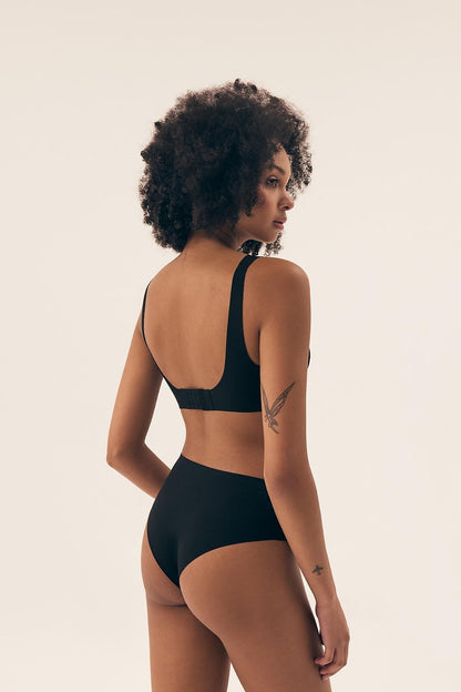 Luxury Henderson Padded Bra with removable pads, exemplifying modern sophistication and subtle elegance in lingerie.