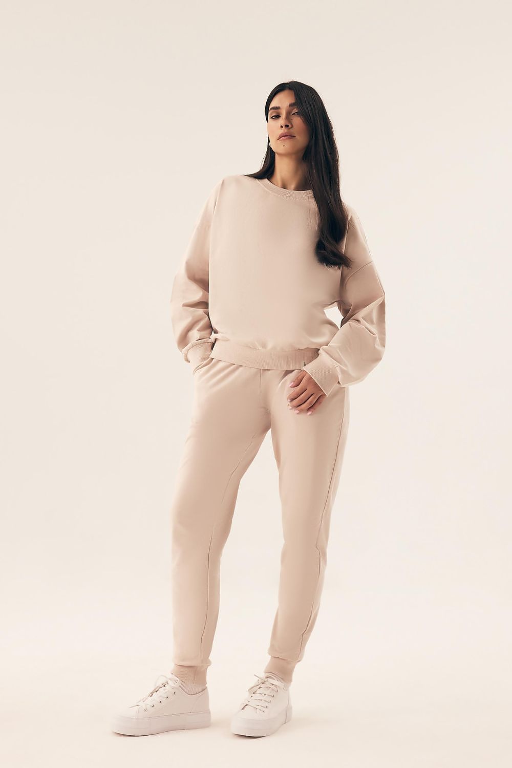 Henderson Women's Cotton Tracksuit Set showcasing a luxurious loose fit sweatshirt with long sleeves and stylish pockets, ideal for both relaxation and casual outings.