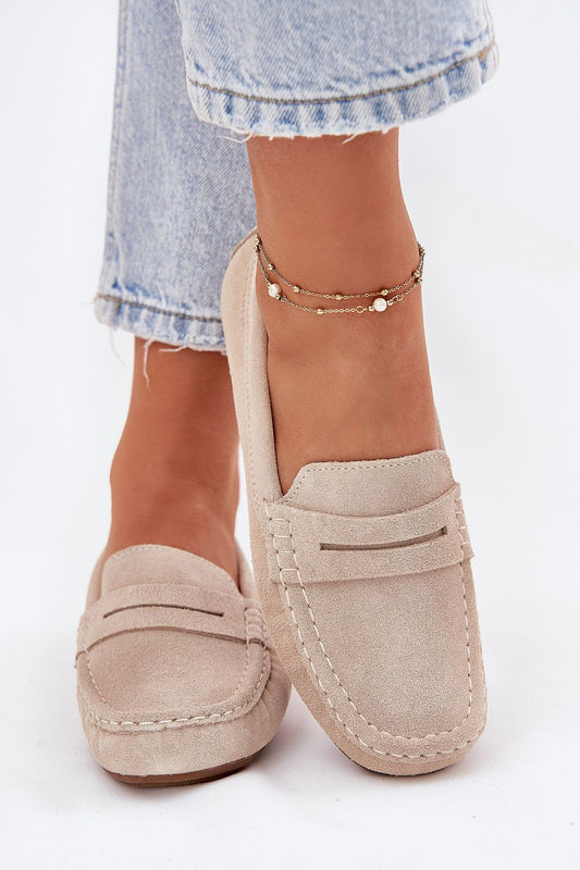 Step in Style elegant women's suede loafers in EU sizes 36-41 showcasing a classic design for ultimate comfort and sophistication.