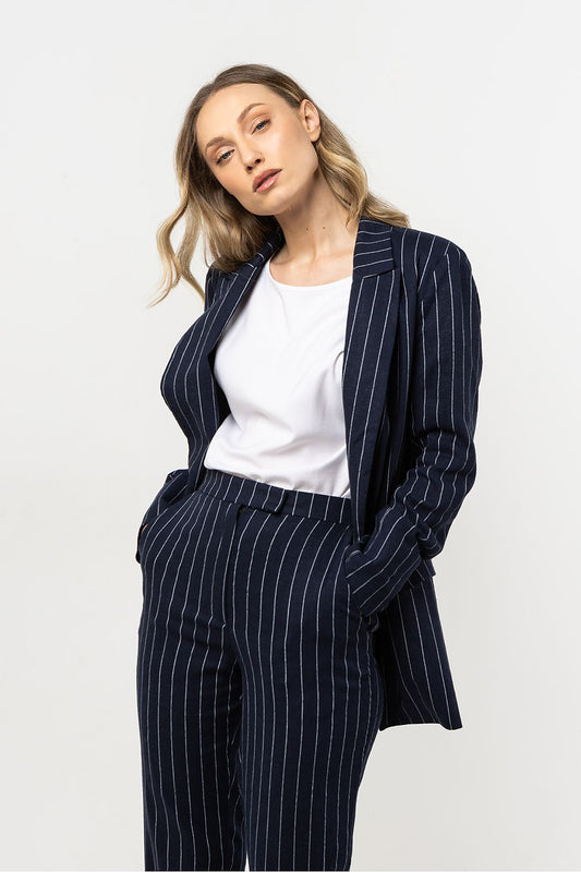 Elegant linen blazer with stripes from Awama, showcasing a loose fit design and wide lapels, perfect for a classy and casual look.