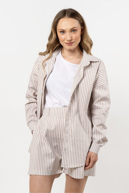 Close-up view of the lightweight breathable fabric of the Awama luxury cotton shirt, showcasing its elegant texture.