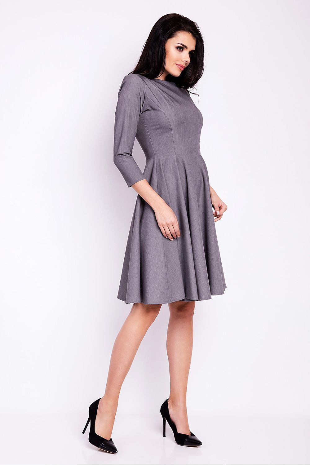 Awama daydress in multiple sizes from S to XL, designed for comfort and style.