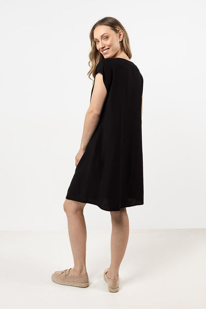 Fashionable Awama rayon daydress displayed on a model, illustrating a loose fit and sophisticated design ideal for summer outings.