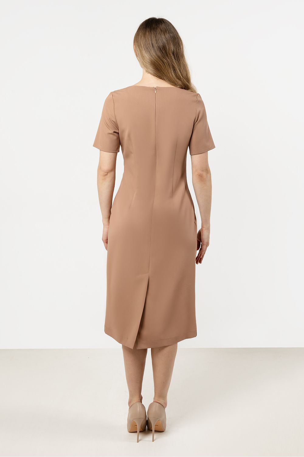 Awama elegant daydress in various sizes from S to XL, embodying luxury and style for every woman's wardrobe.