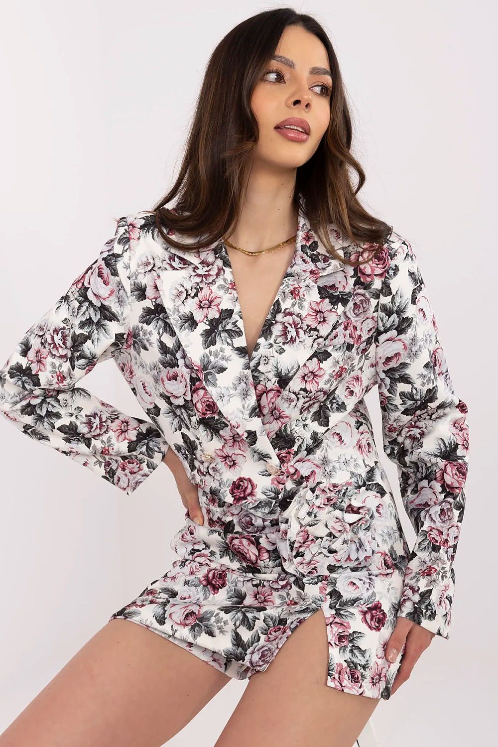 Elegant floral blazer and skirt-shorts set for women by Italy Moda, showcasing a chic design perfect for formal and casual occasions.