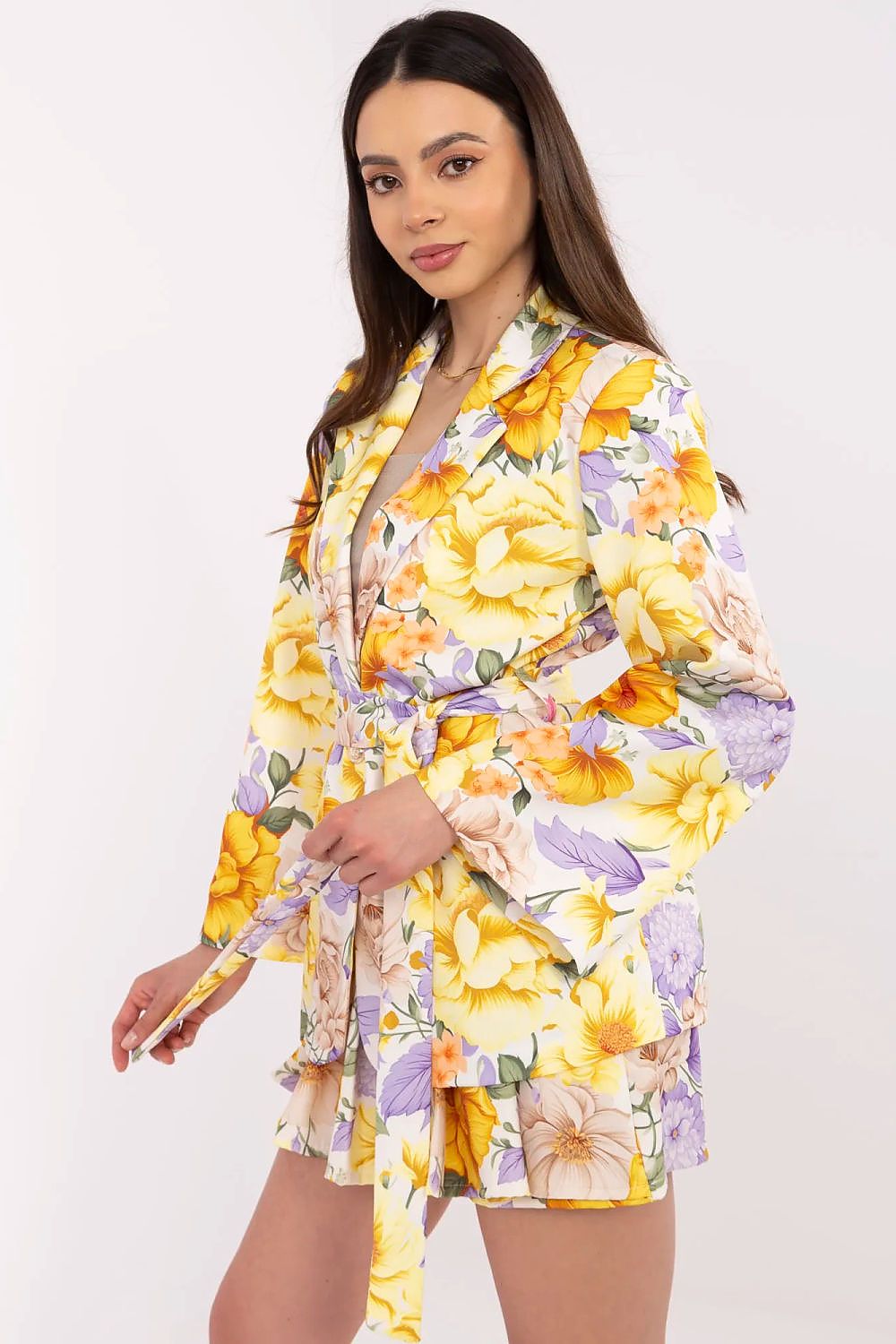 Full view of Italy Moda’s elegant women's blazer and shorts set, demonstrating a harmonious blend of sophistication and comfort suitable for both work and events.
