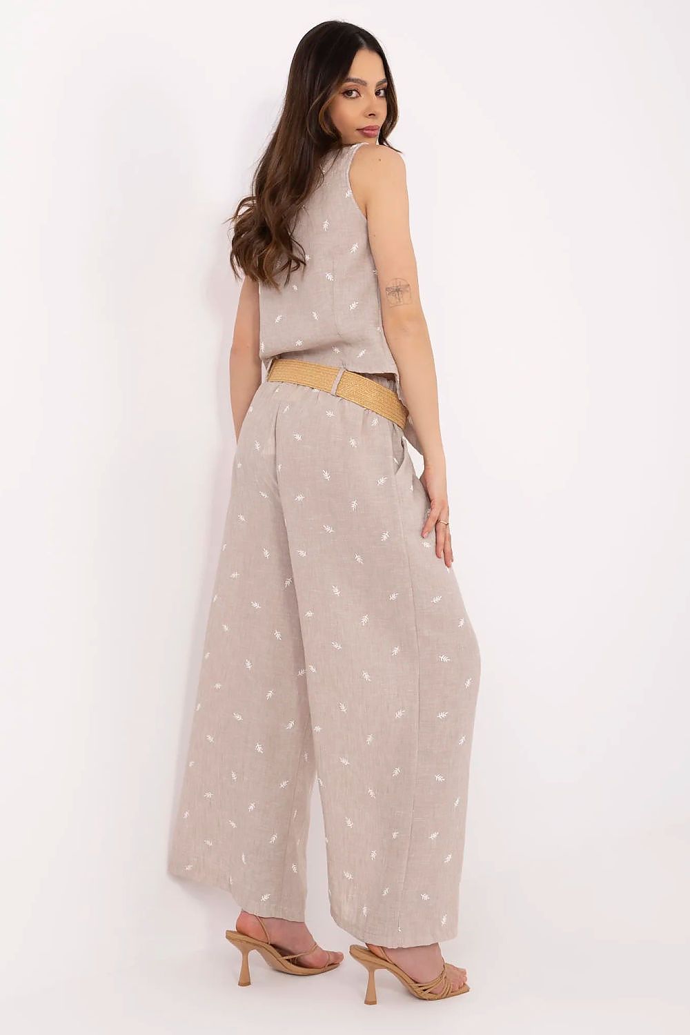 Wide-leg trousers showcasing a high-waisted design from Italy Moda, part of the stylish women's 2-piece set.