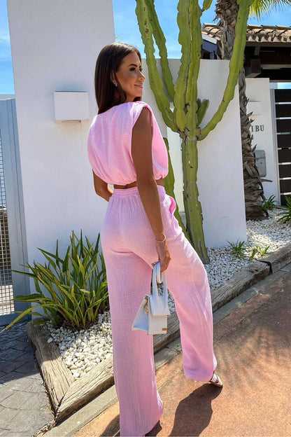 Complete LaBalancia Women's muslin set including lightweight blouse and trousers, embodying luxury and comfort for the modern woman.